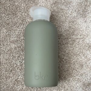 bkr Sage Green Glass Bottle LITTLE BOTTLE 500ML (16OZ